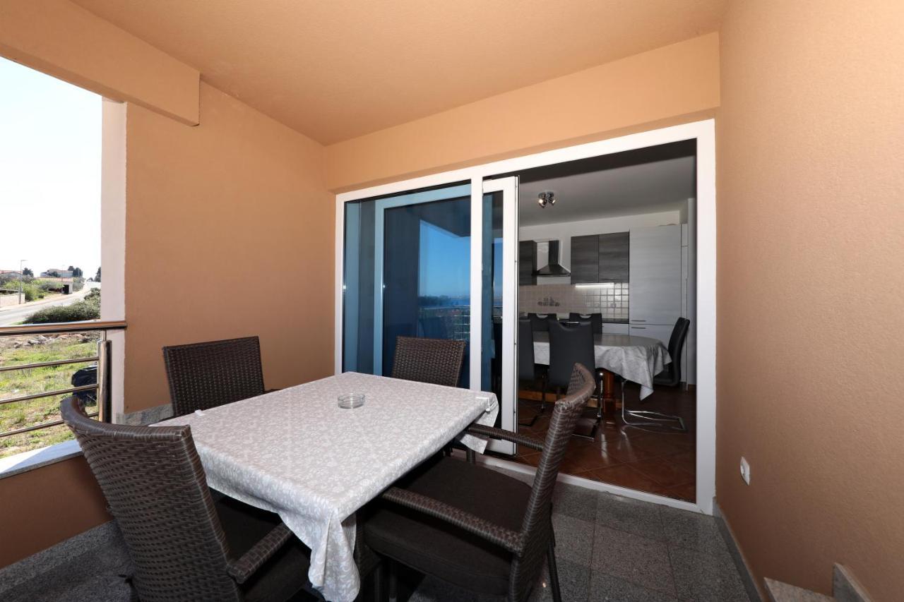 Apartment Dora Preko Exterior photo